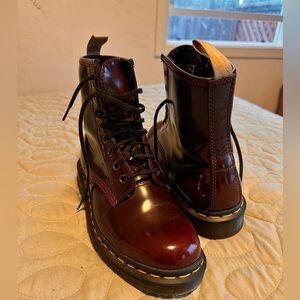 Dr. Martens Combat Vegan  Women Cherry wine color